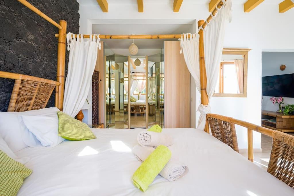 Villa La Isla By Rentaholidayslanzarote Playa Blanca  Exterior foto